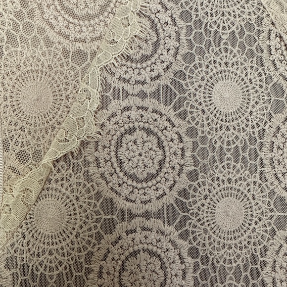 Designer blush lace top with mesh lining by Scandinavian designer -- Medium/38 - Picture 4 of 7